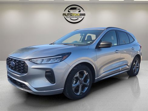 Used 2023 Ford Escape ST-Line image 3