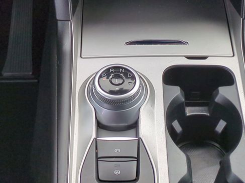 Used 2021 Ford Explorer XLT image 19