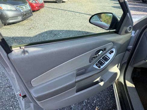 Used 2004 Chevrolet Malibu LT w/ Preferred Equipment Group FWD image 22
