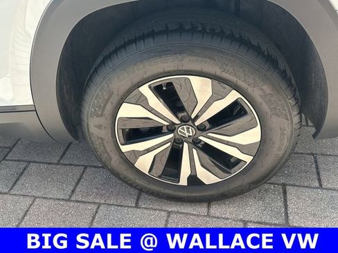 Certified 2025 Volkswagen Atlas SE FWD image 10
