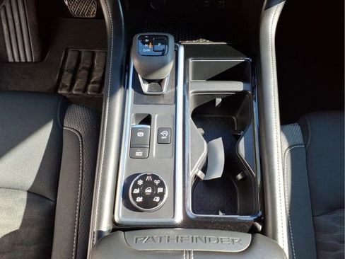 Used 2023 Nissan Pathfinder SV image 22