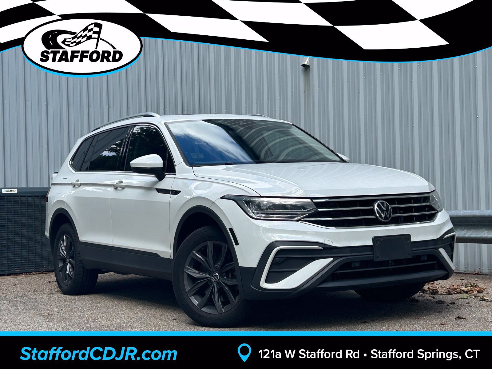 Used 2022 Volkswagen Tiguan SE AWD/4WD image 1