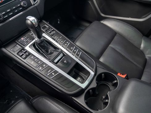 Used 2018 Porsche Macan AWD/4WD image 20