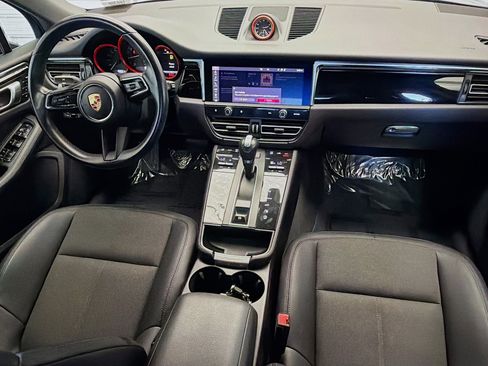 Used 2024 Porsche Macan AWD/4WD image 12
