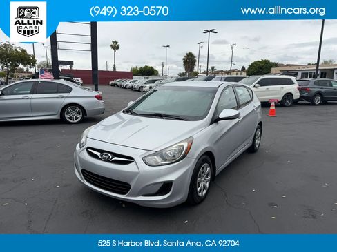 Used 2013 Hyundai Accent GS FWD image 1