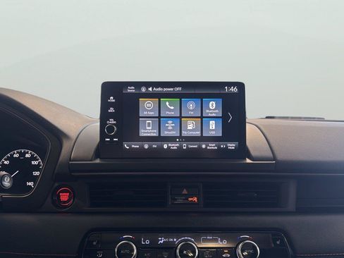 Used 2025 Honda Pilot TrailSport image 19