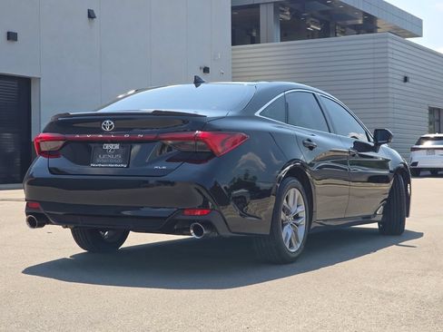Used 2019 Toyota Avalon XLE w/ Moonroof Package FWD image 25