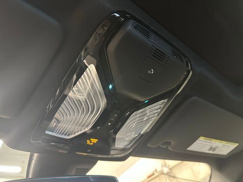 Used 2025 BMW 330i xDrive Sedan w/ Convenience Package image 22