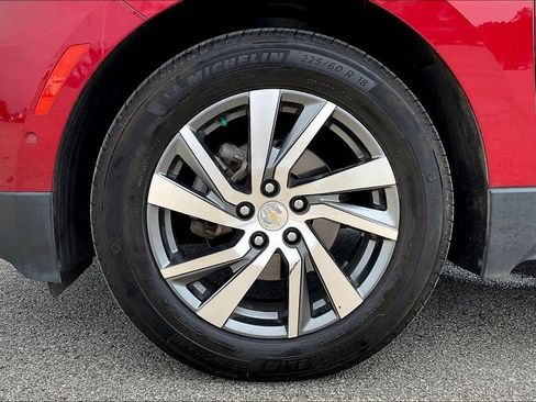 Used 2023 Chevrolet Equinox Premier FWD image 28