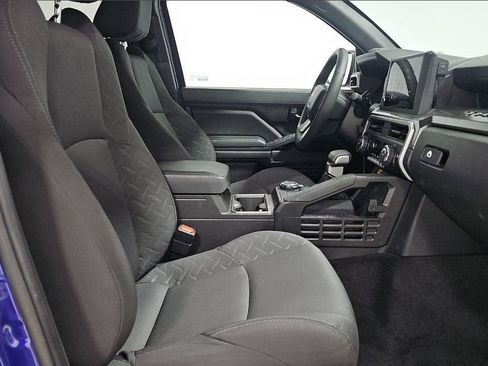 Used 2025 Toyota Tacoma SR5 image 6