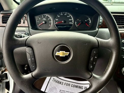 Used 2016 Chevrolet Impala LT image 23