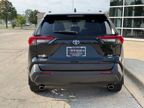 Used 2020 Toyota RAV4 XLE Premium AWD/4WD image 4