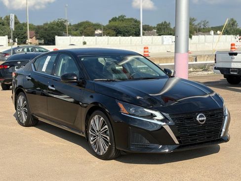 New 2025 Nissan Altima 2.5 SL image 6