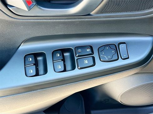 Used 2023 Hyundai Kona SEL image 17