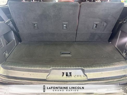 Used 2023 Ford Expedition Limited AWD/4WD image 30