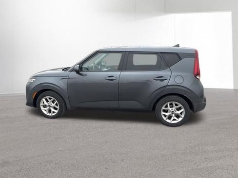 Certified 2022 Kia Soul LX w/ Technology Package image 2