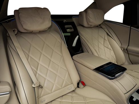 Used 2024 Mercedes-Benz Maybach S 580 4MATIC image 39