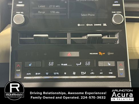 Used 2019 Toyota Avalon XLE image 9