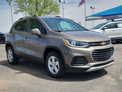 Used 2021 Chevrolet Trax LT AWD/4WD image 7