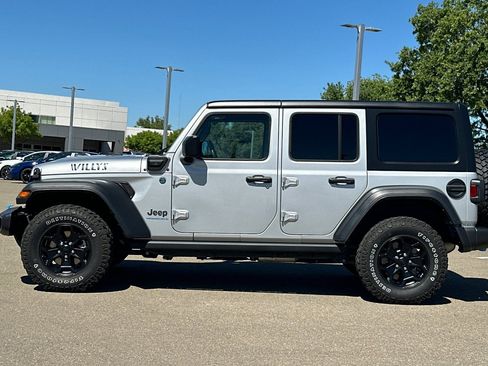 Used 2023 Jeep Wrangler Unlimited w/ Cold Weather Group image 7