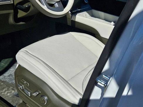 New 2025 Hyundai Santa Fe Calligraphy image 4