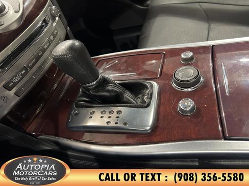 Used 2017 INFINITI Q70 3.7 image 41