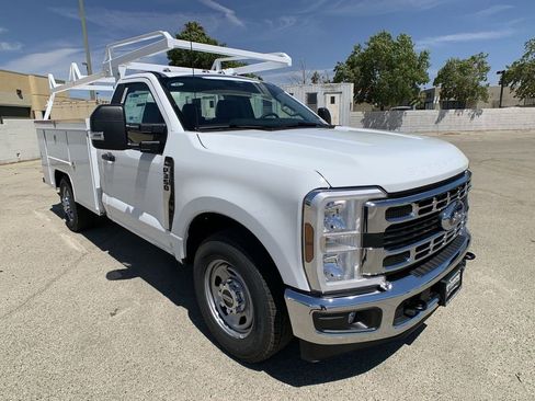 New 2025 Ford F350 XL w/ XL Chrome Package RWD image 9