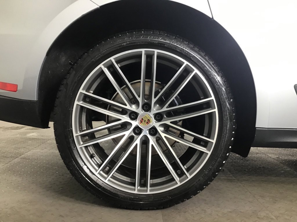 Certified 2026 Porsche Macan AWD/4WD image 12