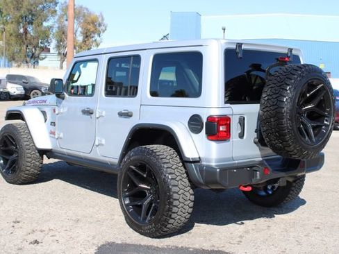 Used 2022 Jeep Wrangler Unlimited Rubicon w/ LED Lighting Group AWD/4WD image 6