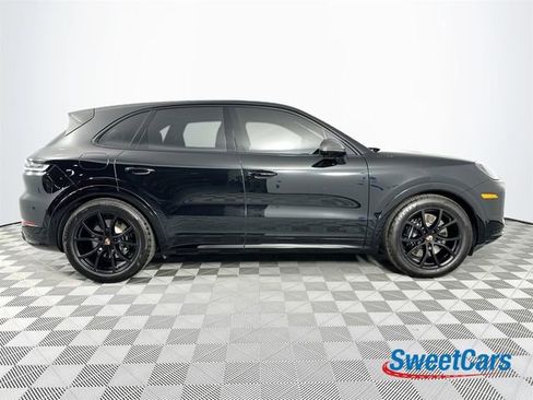 Used 2026 Porsche Cayenne GTS AWD/4WD image 8