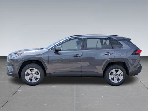 Used 2019 Toyota RAV4 XLE w/ Convenience Package AWD/4WD image 2