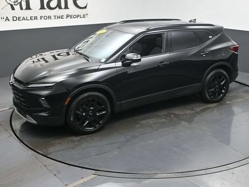 Used 2025 Chevrolet Blazer LT w/ Sound & Technology Package FWD image 46