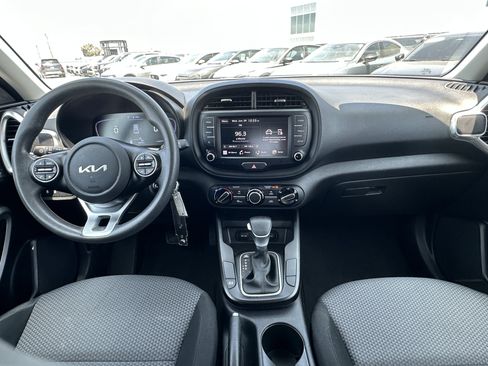 Certified 2023 Kia Soul LX w/ LX Technology Package FWD image 19
