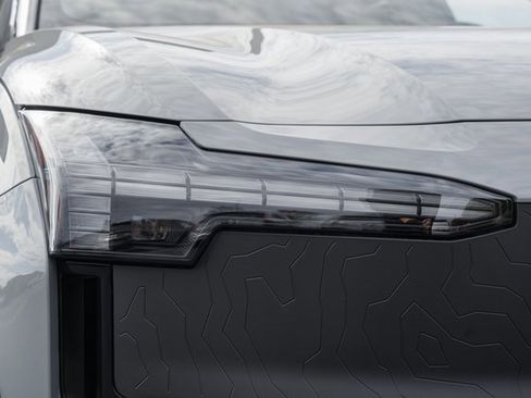 New 2026 Volvo EX30 Cross Country Ultra image 12