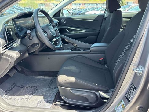 Certified 2023 Hyundai Elantra SEL w/ Convenience Package FWD image 7
