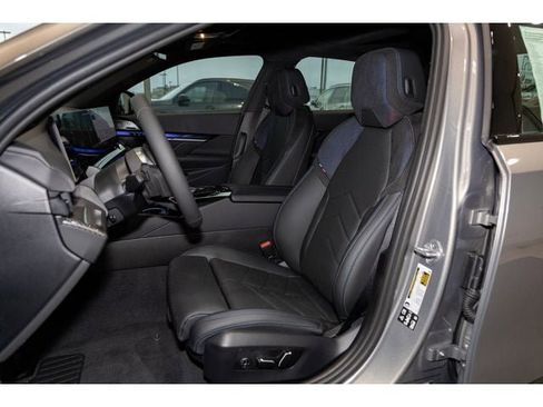 New 2026 BMW 540i xDrive w/ M Sport Package image 71