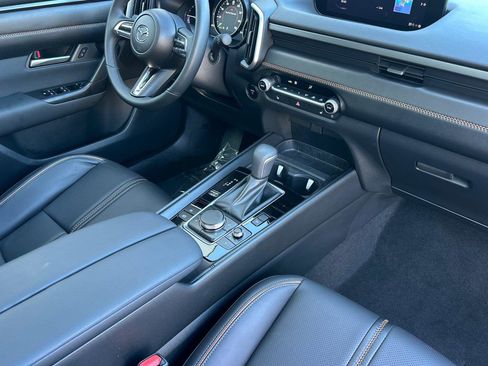 Certified 2025 MAZDA CX-50 AWD 2.5 Hybrid w/ Premium Pkg image 16