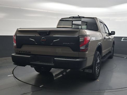 Used 2022 Nissan Titan PRO-4X w/ Pro-4x Convenience Package AWD/4WD image 5