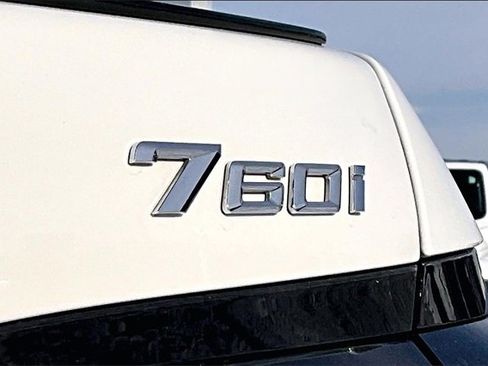 Used 2023 BMW 760i xDrive image 32