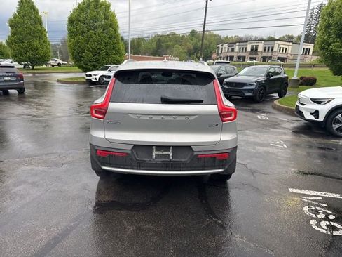 Used 2023 Volvo XC40 B5 Plus w/ Driver Assist Package AWD/4WD image 5