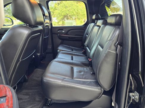 Used 2010 Cadillac Escalade EXT Luxury AWD/4WD image 41
