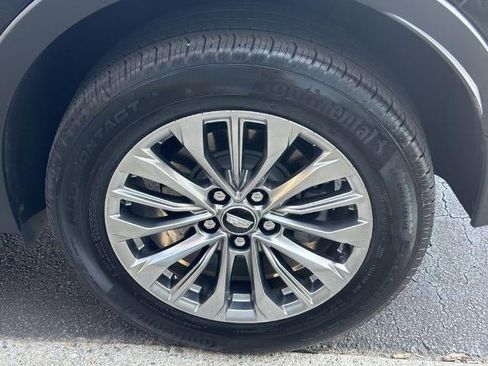 Certified 2025 Cadillac XT4 Premium Luxury FWD image 20