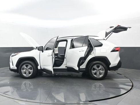 Used 2022 Toyota RAV4 XLE image 36