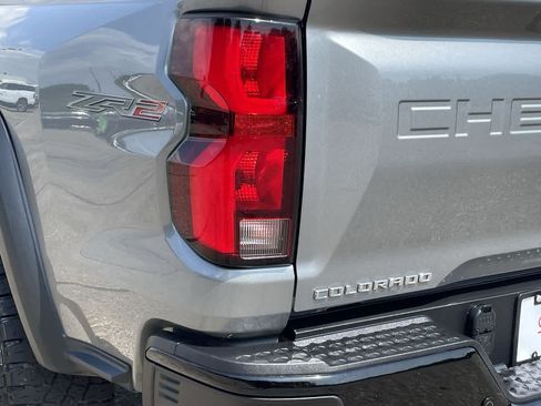 Used 2024 Chevrolet Colorado ZR2 w/ Technology Package AWD/4WD image 39