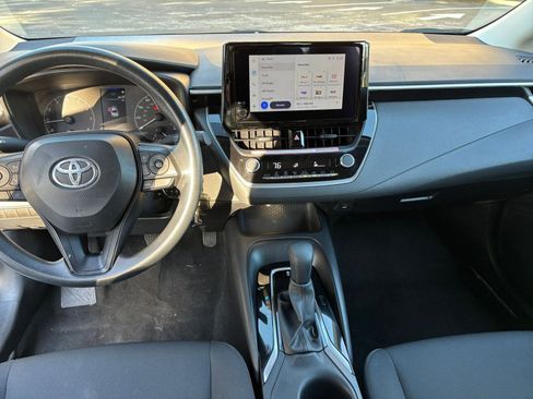 Used 2025 Toyota Corolla LE image 27