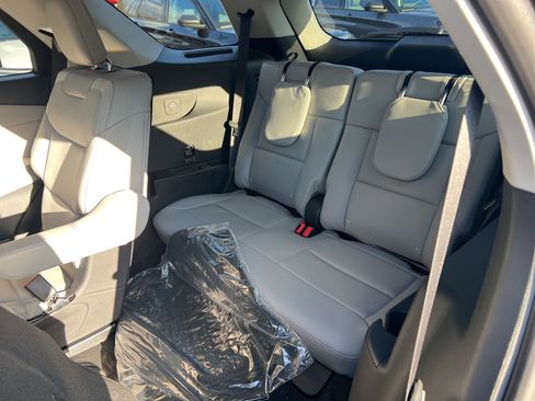 New 2025 Ford Explorer Active w/ Active Comfort Package image 16