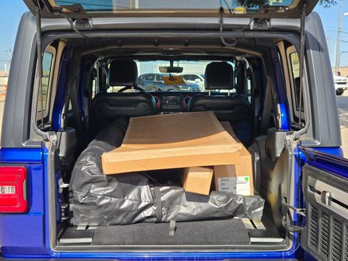 Used 2018 Jeep Wrangler Unlimited Rubicon w/ Dual Top Group image 26