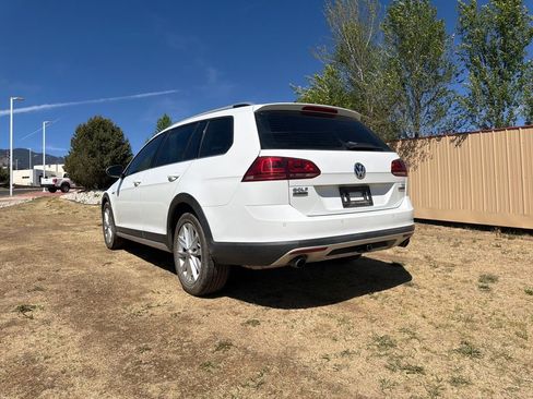Used 2017 Volkswagen Golf Alltrack SE image 5