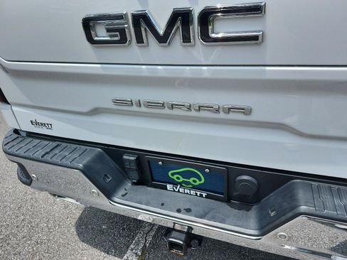 Certified 2023 GMC Sierra 1500 SLT w/ SLT Premium Plus Package AWD/4WD image 4