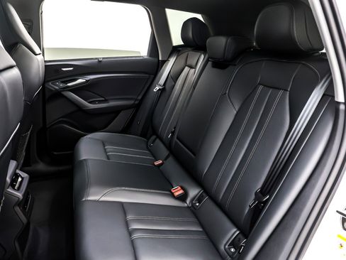 New 2025 Audi Q6 e-tron Premium Plus image 8